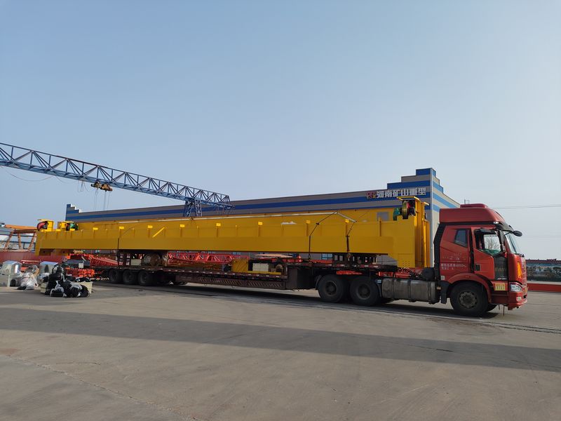 通用橋式起重機  QD32/5t—25.5m  制作完成，發(fā)往河南洛陽交付客戶使用