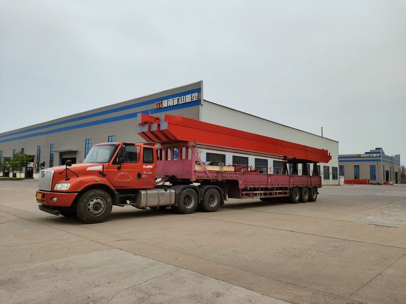 電動葫蘆橋式起重機 3臺 LH5t-17m 制作完成，發(fā)往河南漯河交付客戶使用。